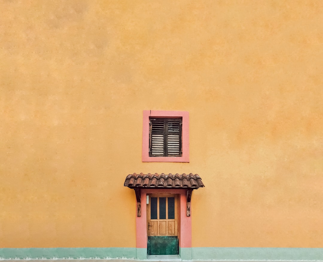 The art of excellence: Painters of luxury villas on the Costa del Sol